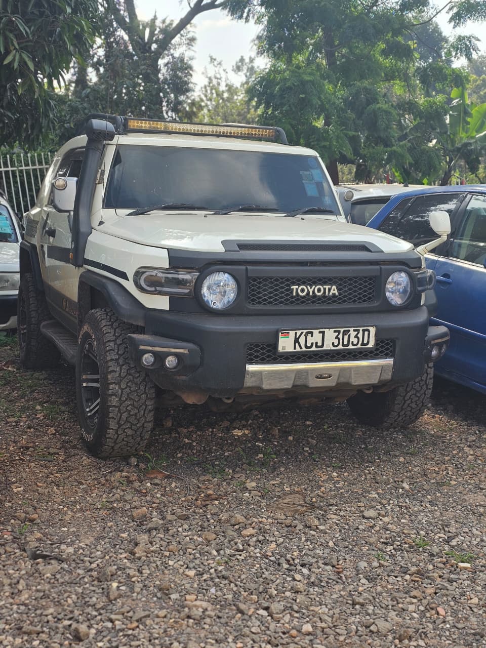 TOYOTA FJ CRUISER